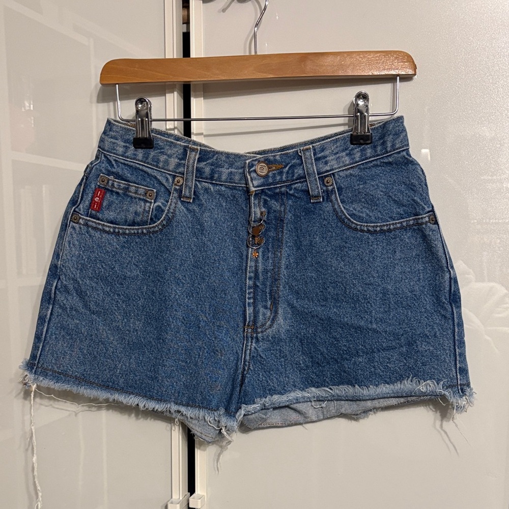 LEI Blue Jean Shorts with Frayed Hem and charm VINTAGE excelent condition